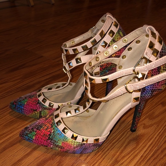 High heels - Picture 2 of 3